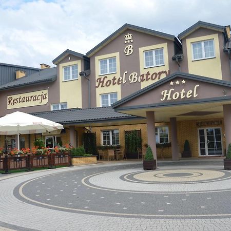 Hotel Batory Tłuszcz Exteriör bild